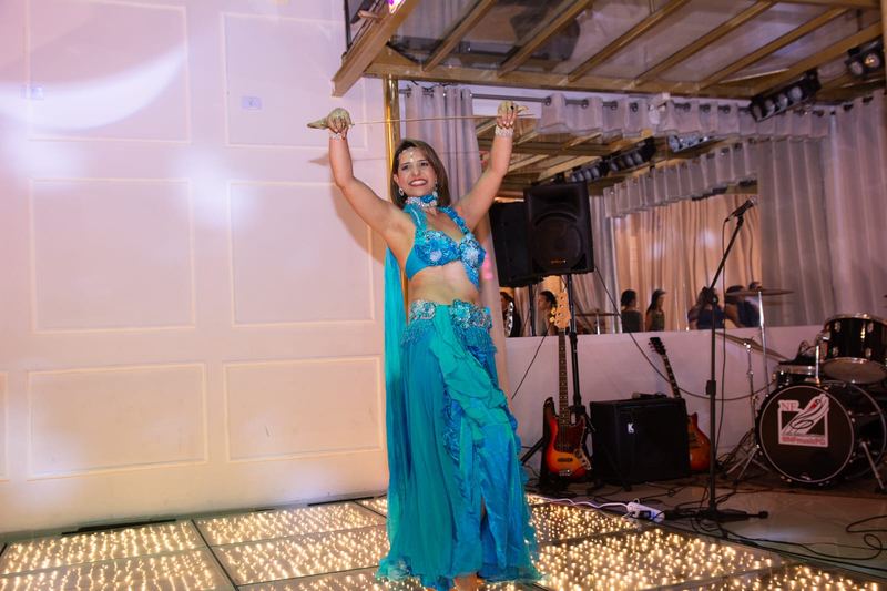 Marta Bavaresco — Bailarina e Professora de Dança do Ventre